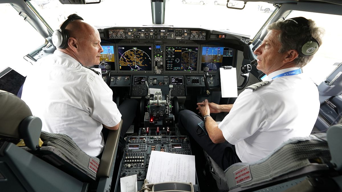 Suíça converte pilotos de aviões em maquinistas