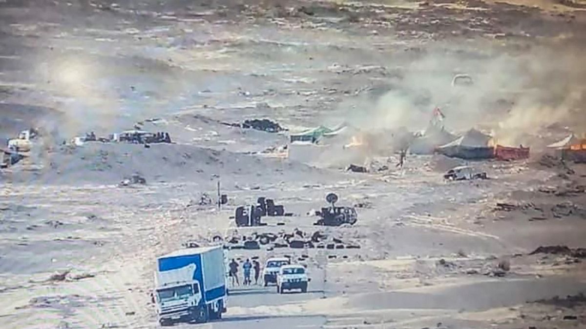 النيران في خيام  تستخدمها جبهة البوليساريو في منطقة الكركرات الواقعة في الصحراء الغربية
