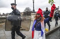 Une manifestante en France