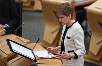 Scozia: Sturgeon a testa bassa verso il referendum indipendentista