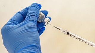 Europa presiona a las farmacéuticas por los retrasos en la entrega de vacunas
