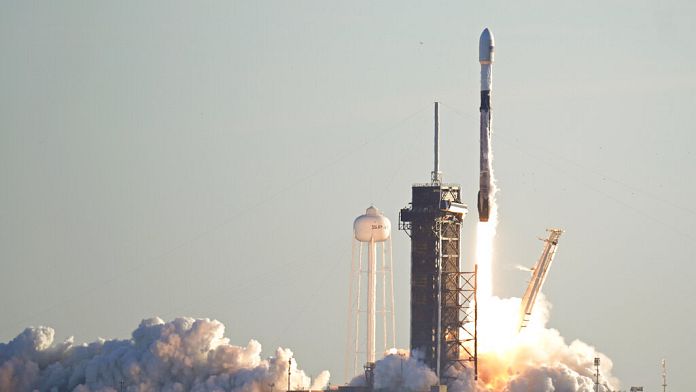 Neuer Rekord: SpaceX befördert 143 Satelliten ins All