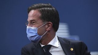 Elítélte a zavargásokat a holland kormányfő