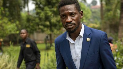 Ouganda : la justice met fin à l'assignation à résidence de Bobi Wine