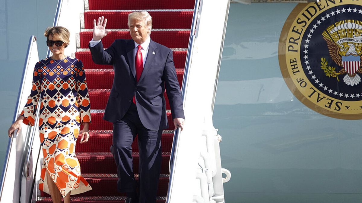Donald Trump und First Lady Melania steigen ein letztes Mal aus der Air Force One in Palm Beach Int.,  20.01.21Florida