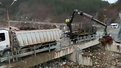 Schwierige Operation: schwimmende Mülldeponie in Bulgarien beseitigt