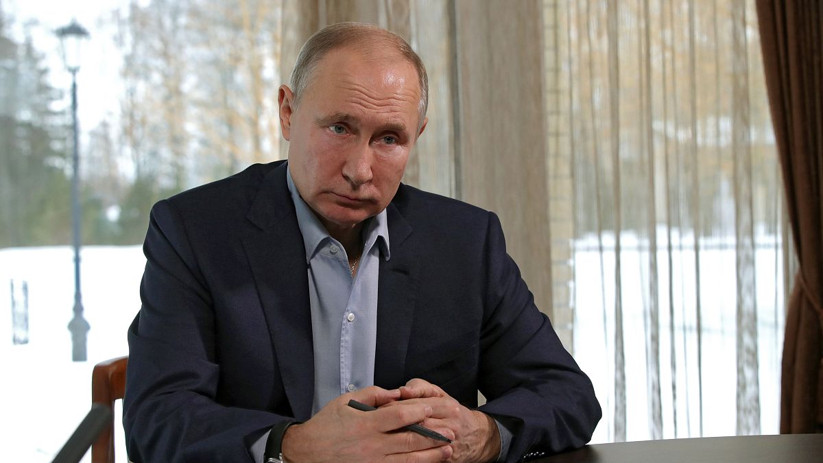 Rusya Devlet Başkanı Vladimir Putin, Karadeniz'de lüks bir saray sahibi olduğu iddiaları için 'montaj' dedi