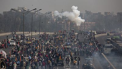 Les agriculteurs indiens se révoltent, des heurts violents éclatent entre police et manifestants
