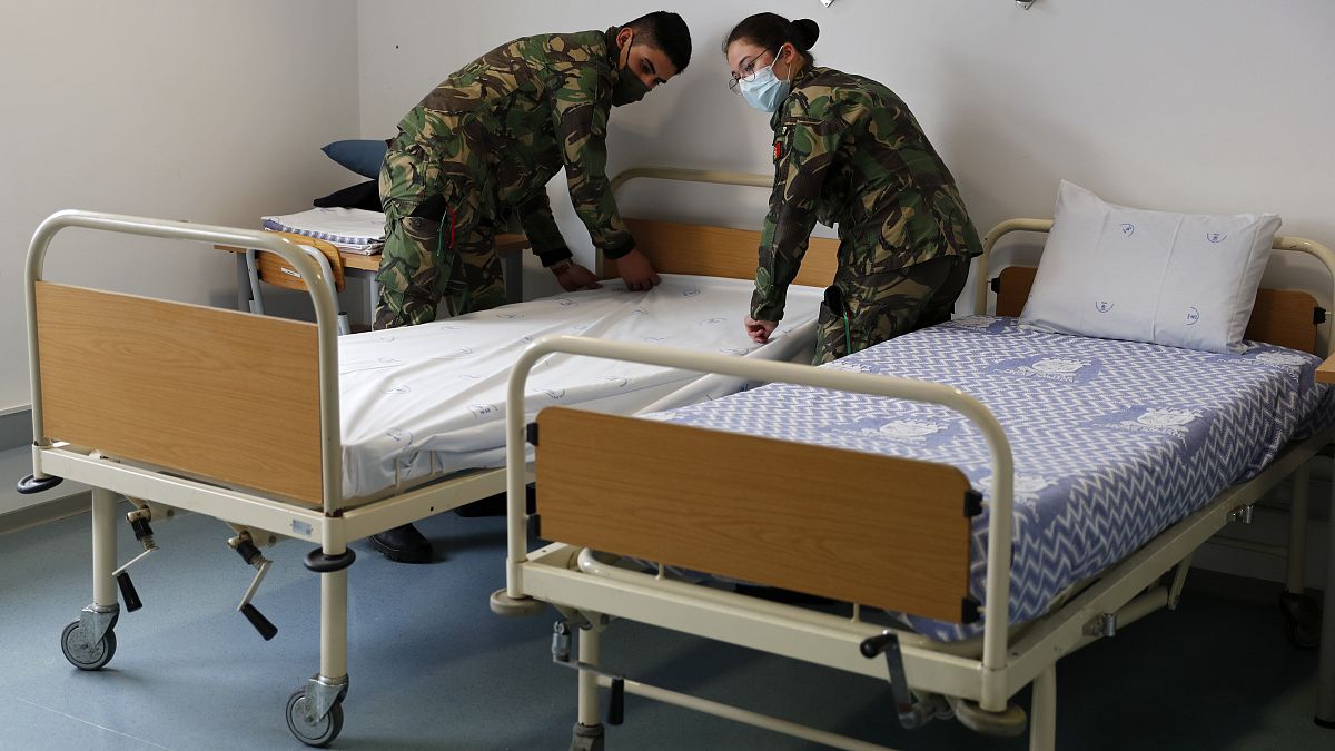Das Militär hilft in den Krankenhäusern