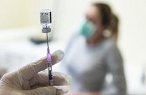 A Pfizer-BioNTech koronavírus elleni vakcinája fecskendőben előkészítve az oltáshoz a nyíregyházi Szabolcs-Szatmár-Bereg Megyei Jósa András Oktatókórházba 2021. január 24-én.