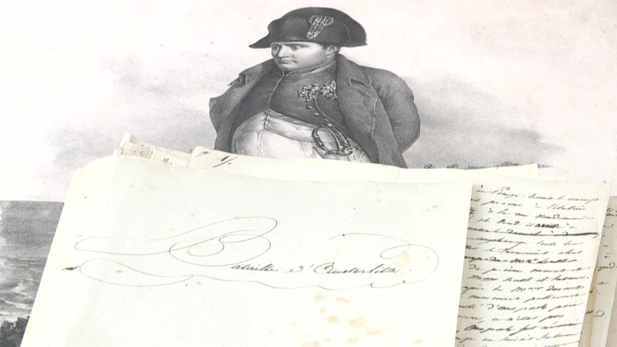 مخطوطة أثرية بيد الامبراطور الفرنسي نابليون