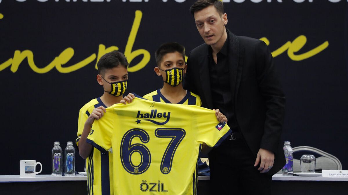 Mesut Özil bei der Vorstellung als neuer Spieler von Fehnerbahce Istanbul