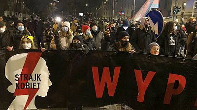 Manifestation à Varsovie contre l'entrée en vigueur de la nouvelle loi sur l'avortement, 27 janvier 2021