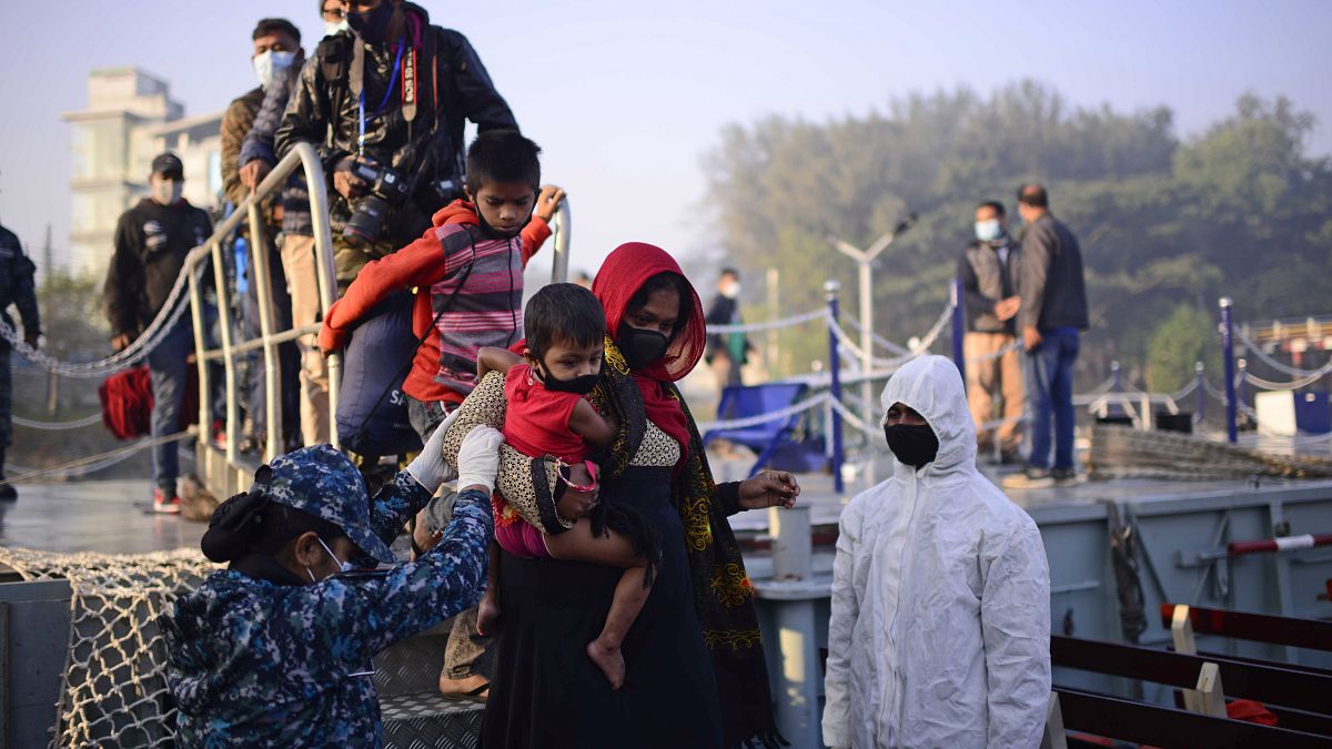 Refugiados trasladados en Bangladesh, uno de los países con peor índice de percepción de la corrupción