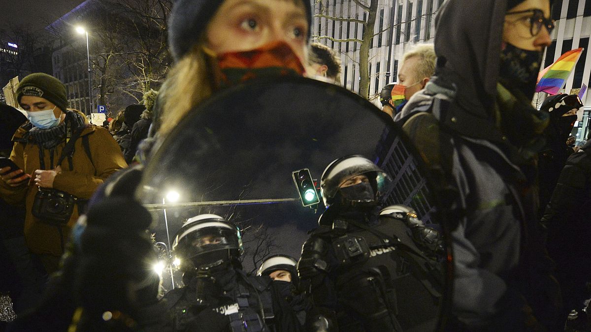 Den zweiten Abend hintereinander gab es Proteste vor dem Verfassungsgericht in Warschau