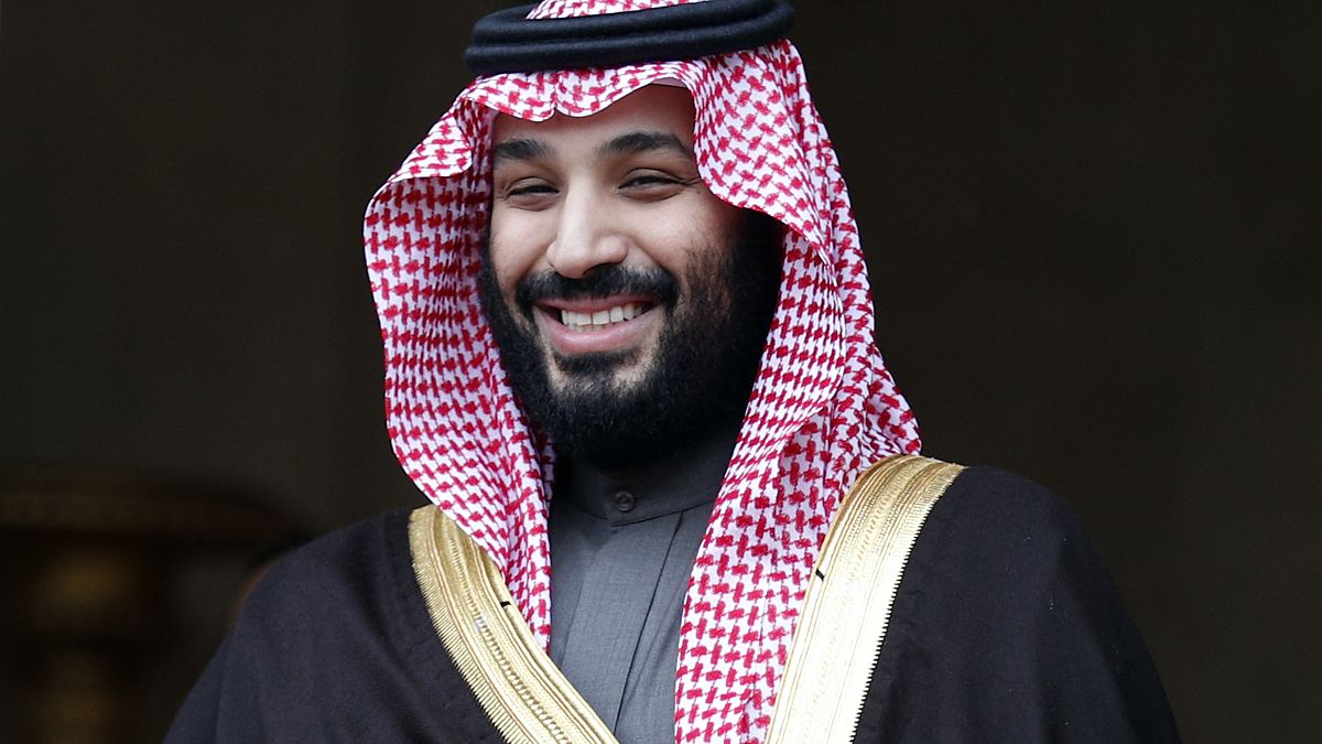 Il principe ereditario saudita Mohammad Bin Salman ricevuto nel 2018 a Parigi. L'Arabia Saudita è stato il più grande importatore di armi al mondo (2015-19)