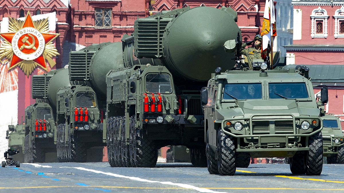 صواريخ نووية روسية خلال عرض عسكري في الساحة الحمراء