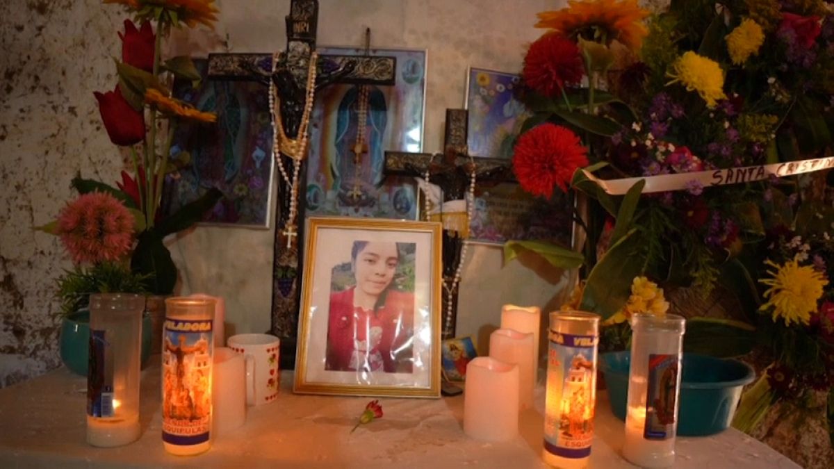 العائلات في غواتيمالا تبكي مقتل أحبائها في المكسيك