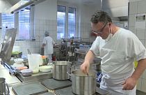 Γερμανία: Βραβευμένος σεφ στην κουζίνα νοσοκομείου