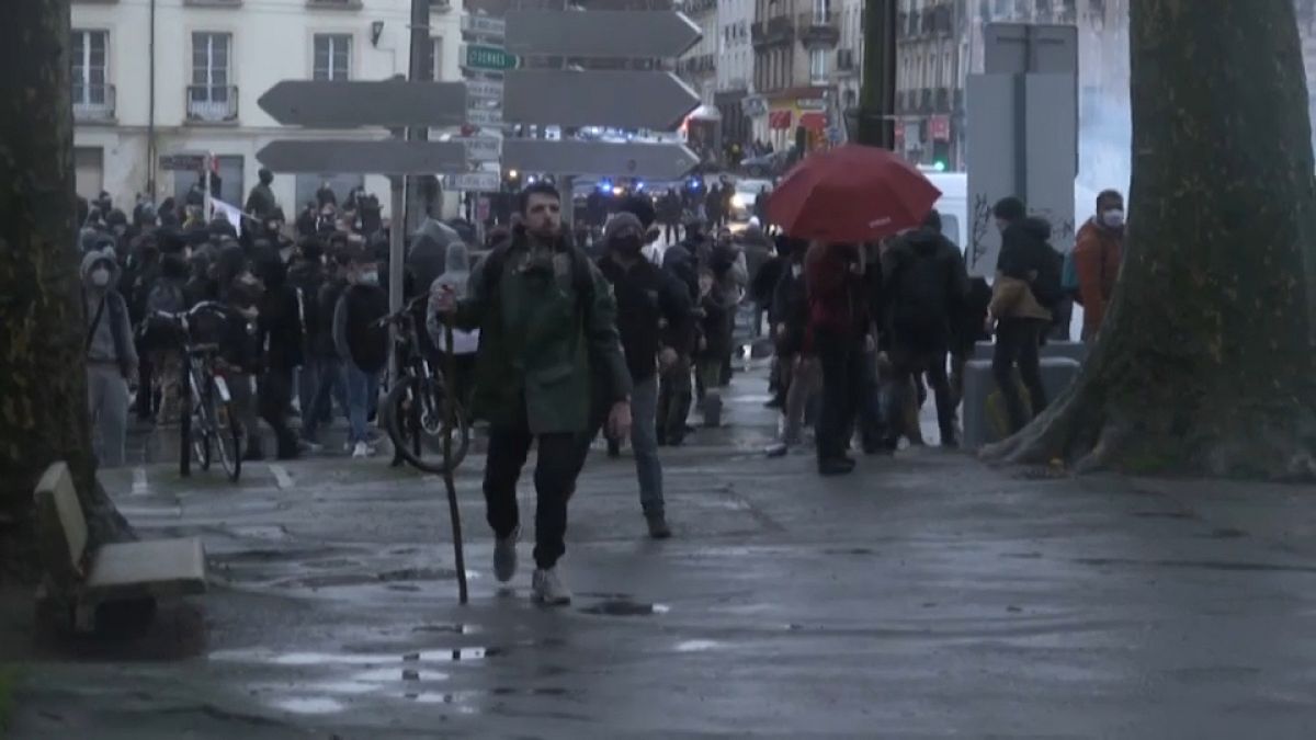 مظاهرات ضد قانون الأمن الشامل في فرنسا