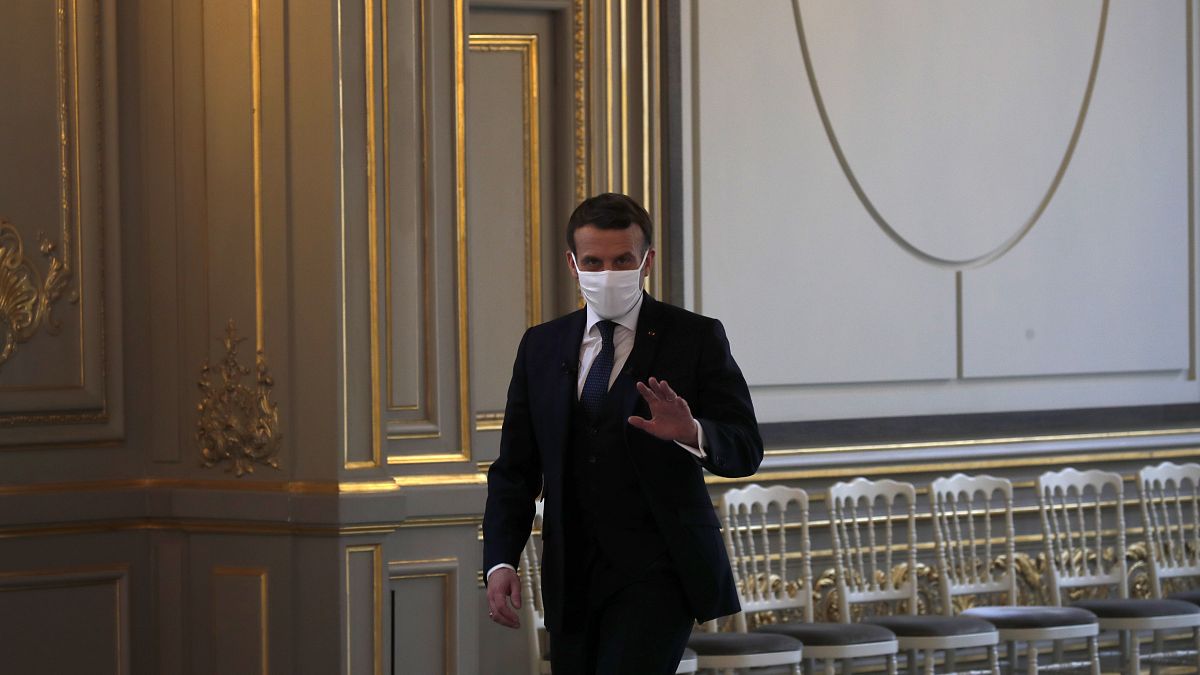 الرئيس الفرنسي إيمانويل ماكرون يحضر مؤتمرا عبر الفيديو في قصر الإليزيه في باريس. 2021/01/26
