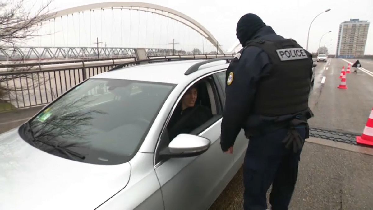 La police contrôle les entrées entre la France et l'Allemagne 