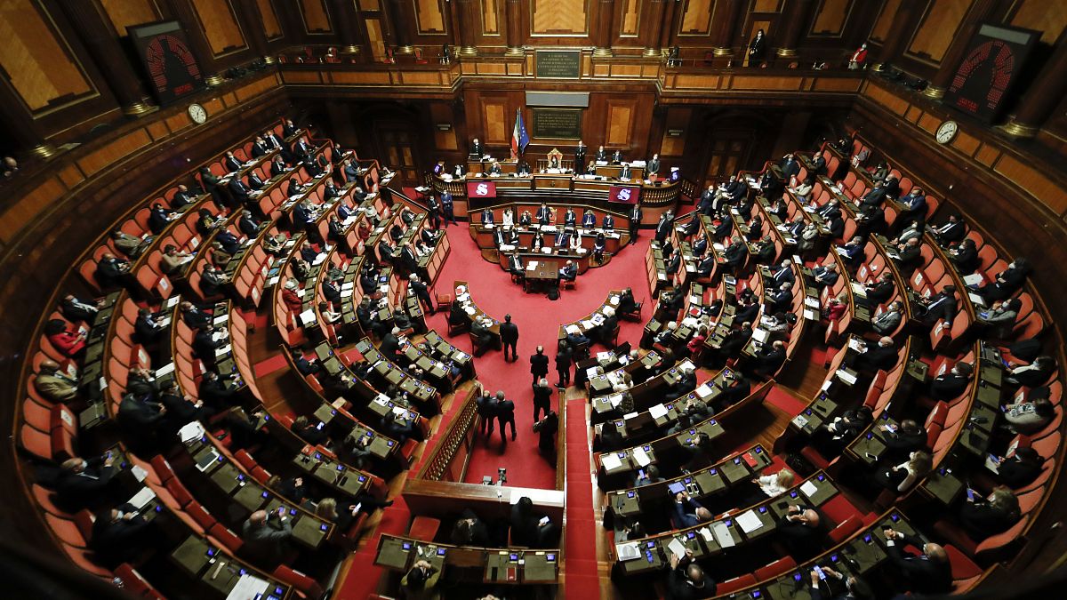 رئيس الوزراء الإيطالي دوزيبي كونتي يتحدث في مجلس الشيوخ. 2021/01/19