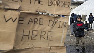 Menedékkérők a lezárt bosnyák-horvát határon