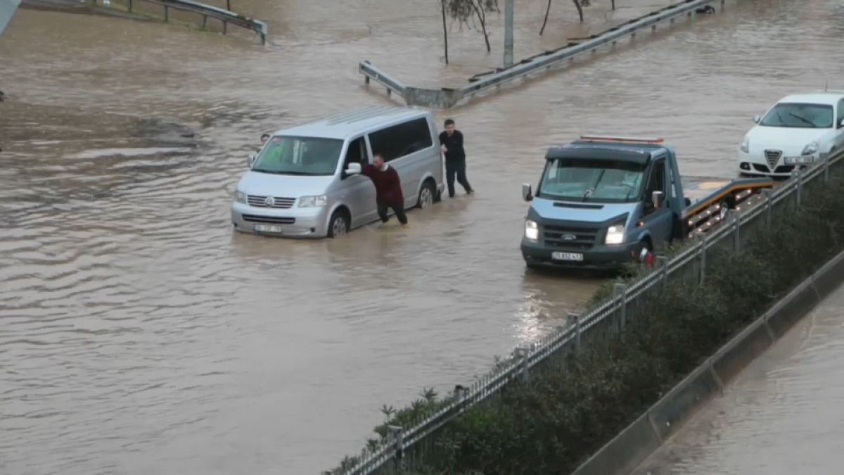 Überschwemmungen in Izmir
