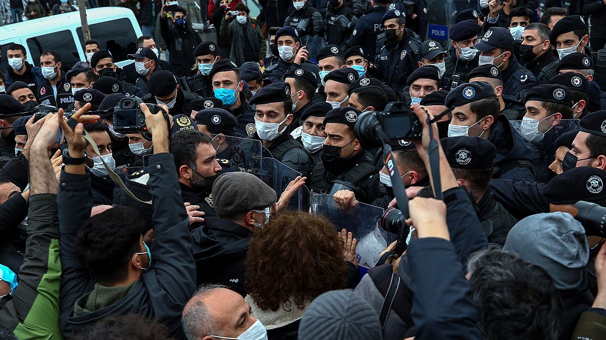 Kadıköy'de rektör protestosu