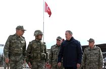 وزیر دفاع ترکیه در جمع فرماندهان ارتش در شمال سوریه