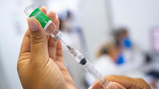 İki dozda farklı aşı kullanımı test edilecek