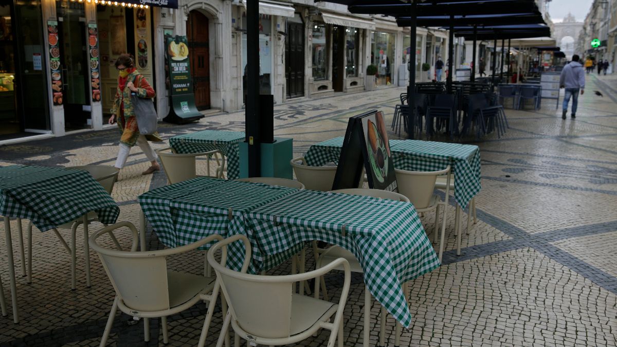As mesas de restaurante podem voltar à baixa de Lisboa no final de fevereiro