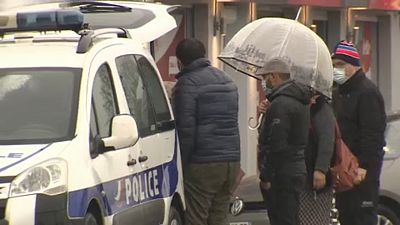 French police controlling Roma's documents
