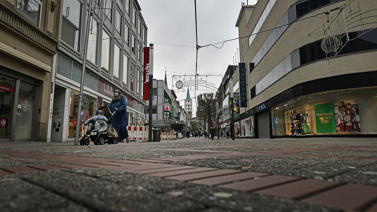 غلق لكل المحلات التجارية والمقاهي والمطاعم في ألمانيا