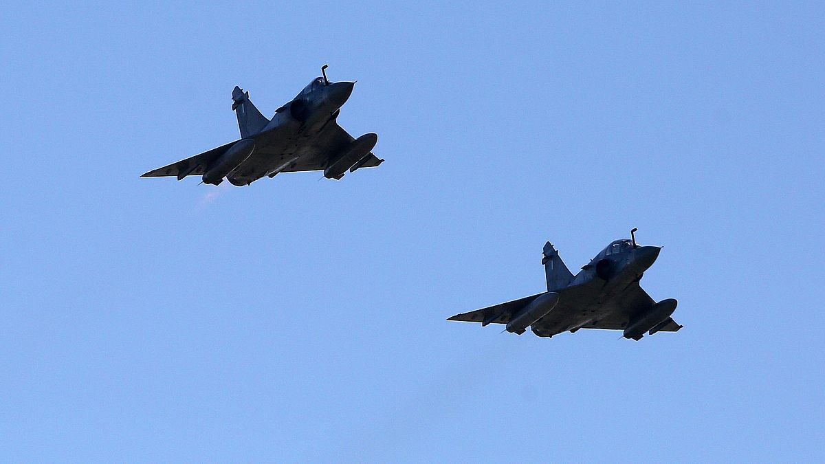 Γαλλικα μαχητικά αεροσκάφη Rafale πετάνε στον ελληνικό ουρανό 