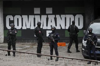 Organisierte Kriminalität: Razzien bei ultra-radikalen Fußball-Fans