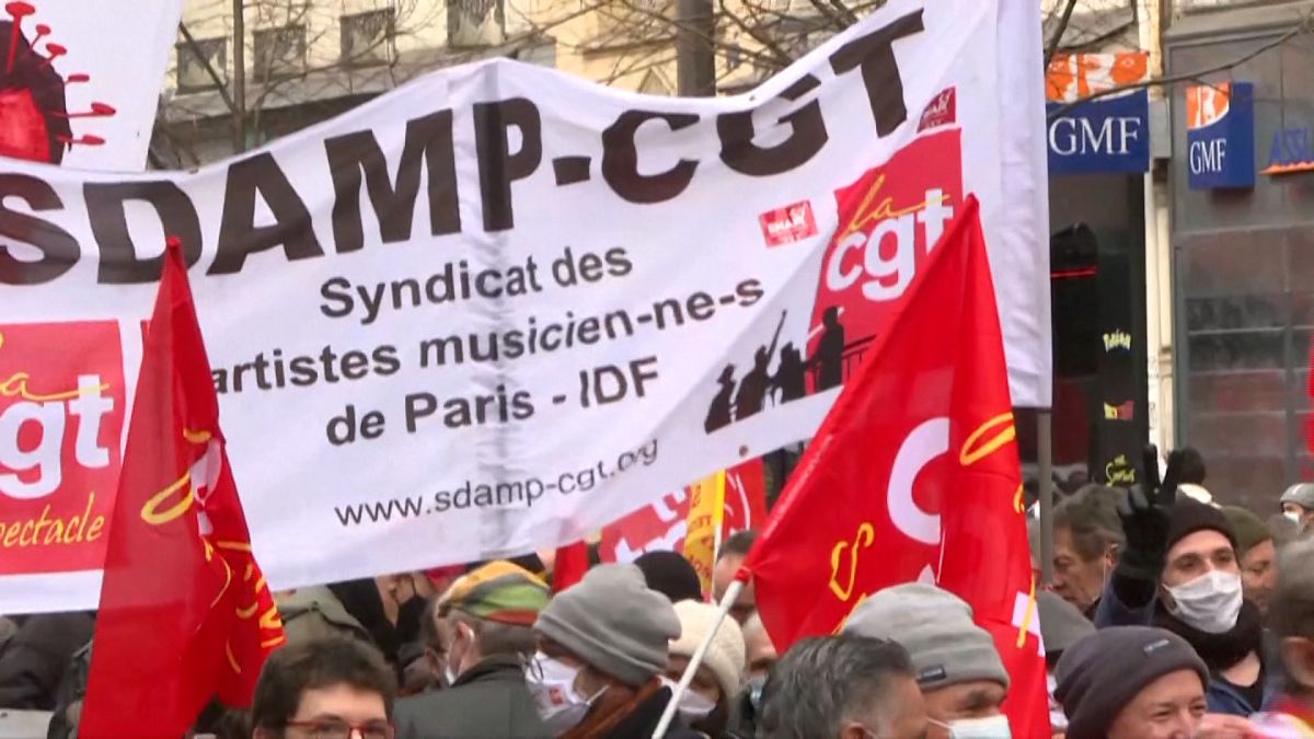 شاهد: مظاهرات حاشدة في فرنسا للتنديد بتراجع ظروف العمل والخدمات العامة وارتفاع البطالة
