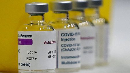Foto de archivo: Vacuna contra el COVID-19 de AstraZeneca