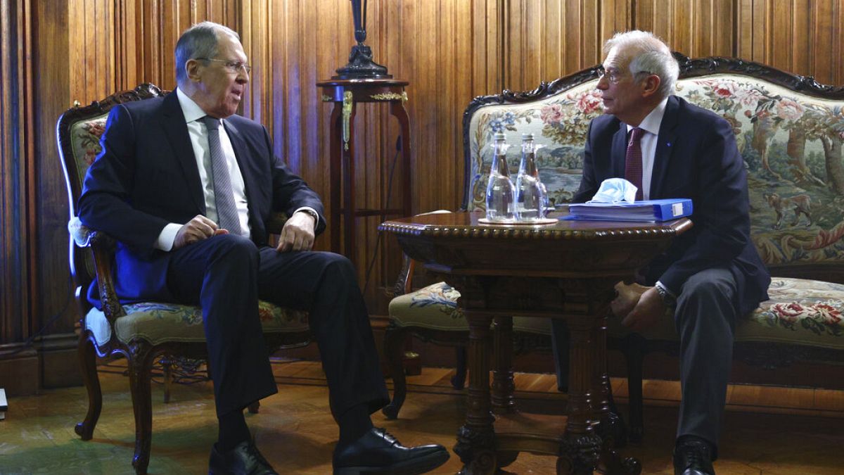 Foto de la reunión entre Lavrov y Borrell distribuida por el Ministerio de Exteriores de Rusia. 