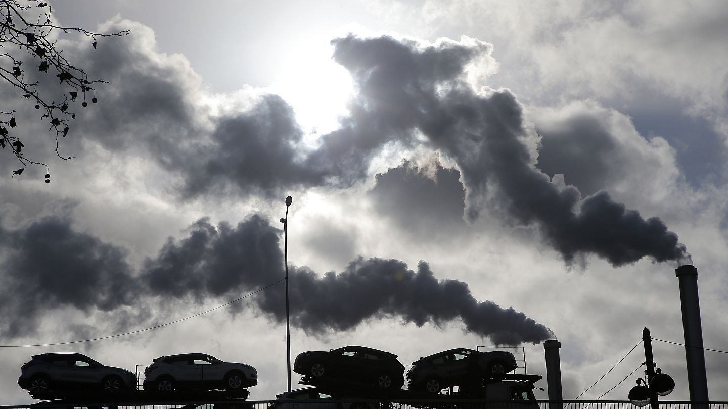 Levels of air pollution in Europe 'still too high', warns EU