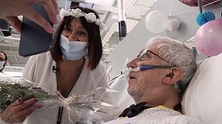 Rosario e Fernando si sposano in ospedale a Madrid