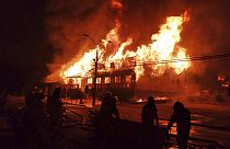 Şili'deki protestolarda Panguipulli belediye binasının da aralarında olduğu birçok yapı ateşe verildi