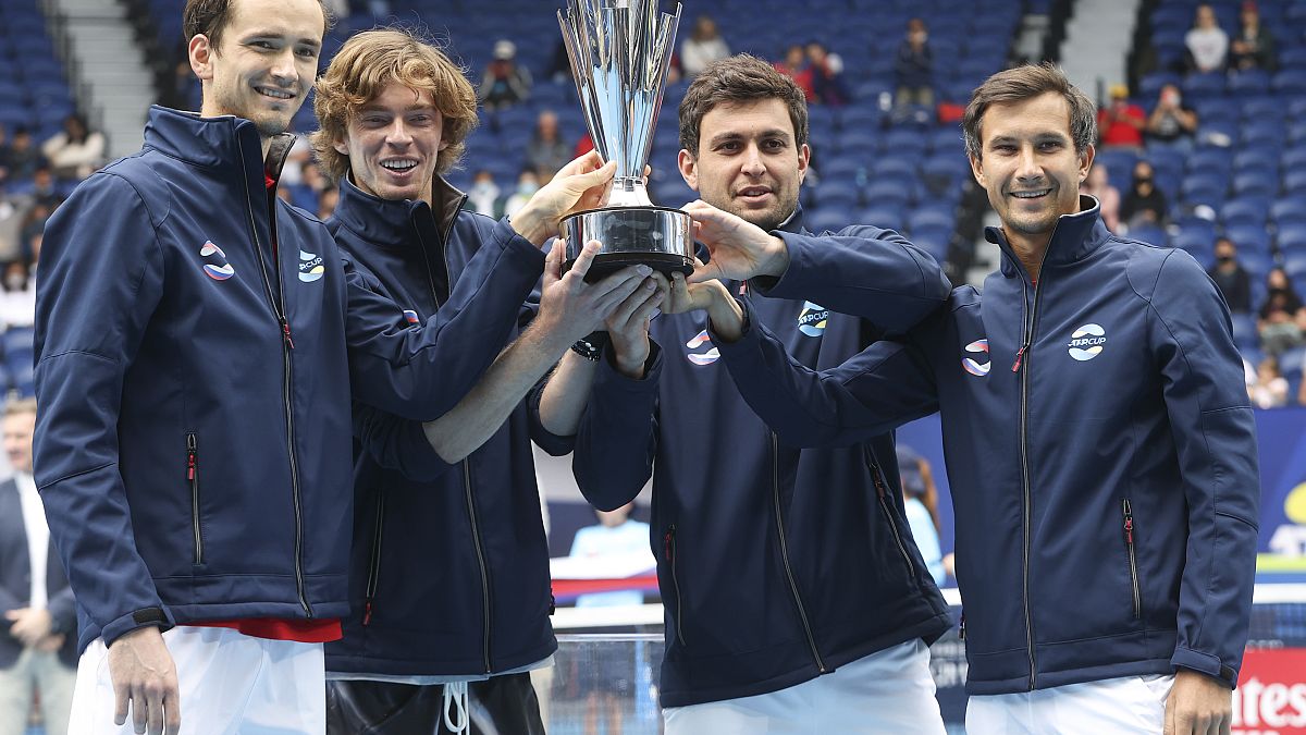 Россияне разгромили итальянцев в финале Кубка ATP