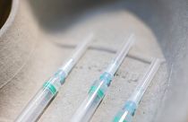 BioNTech vakcinát tartalmazó fecskendők egy spanyol kórházban