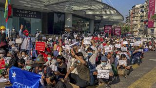 Manifestações intensificam-se em Myanmar
