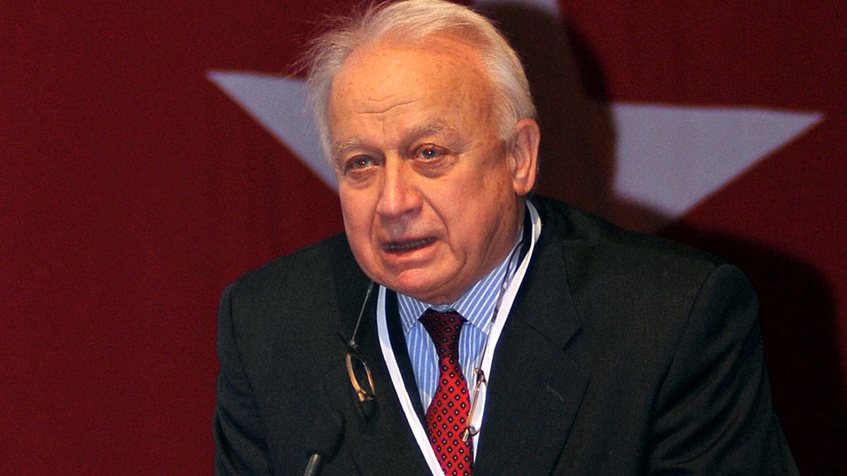 Boğaziçi Üniversitesi eski rektörü Prof. Dr. Üstün Ergüder