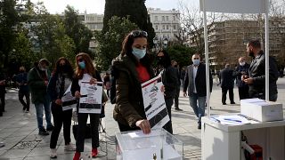 Auf dem Syntagma-Platz gegenüber des Parlaments werden die Schlüssel der Lokale zentral gesammelt