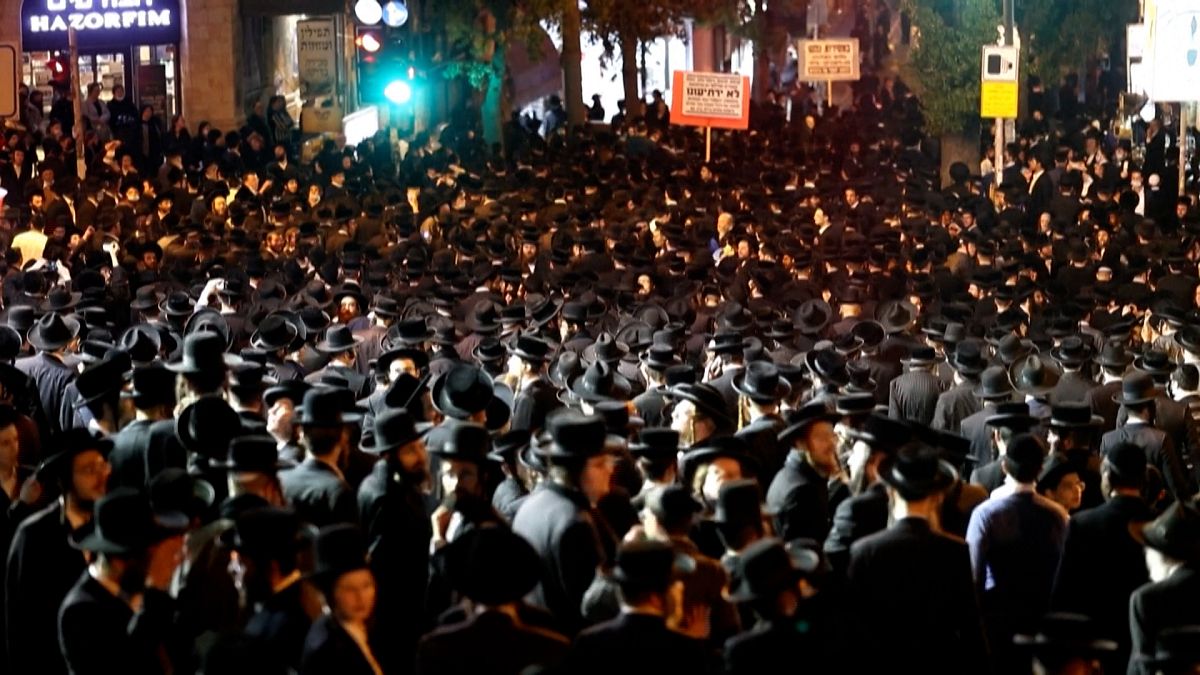 یهودیان حریدی در اعتراض به محدودیت‌های کرونایی با پلیس اسرائیل درگیر شدند