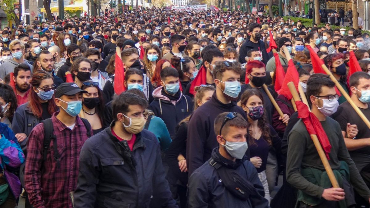 Gli studenti manifestano nel centro di Atene contro la riforma dell'istruzione di Nea Dimokratia. 